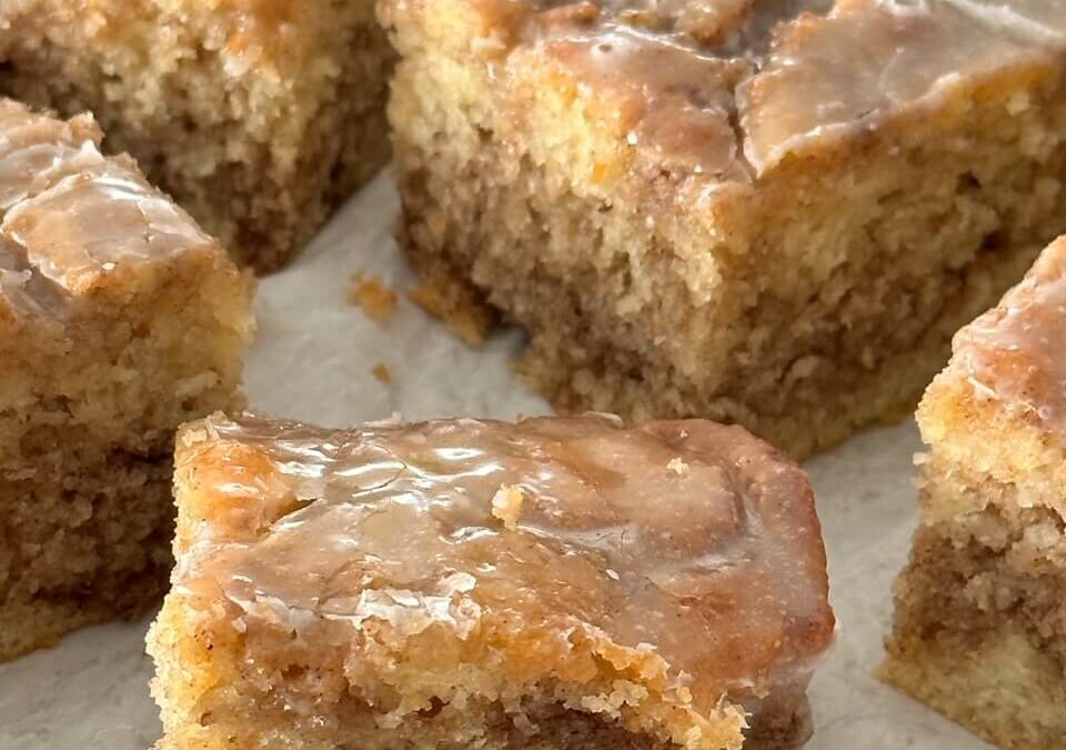 Zimtschneckenkuchen mit Vanilleglasur